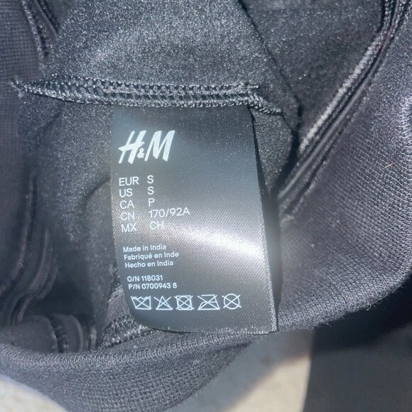 Men's size Small or Woman's Medium Moschino H&M black and gold hoodie - Picture 5 of 5